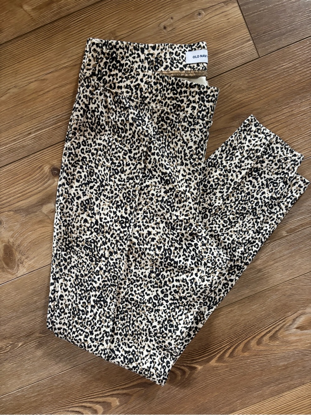 Old Navy Leopard-Print Skinny Pants in Beige, Black & Brown
